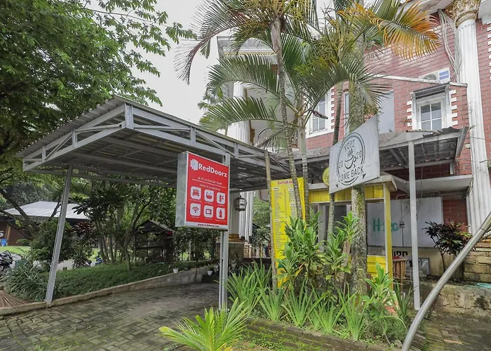 RedDoorz at Villa Puncak Tidar Malang