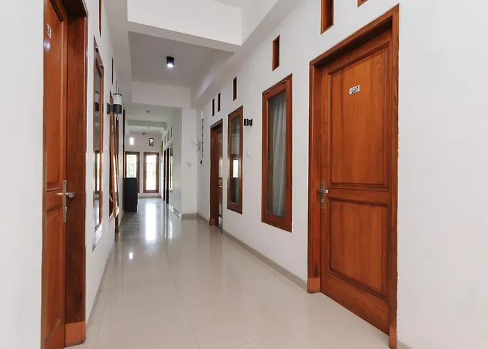 RedDoorz @ Jalan Danau Limboto Hotel Malang